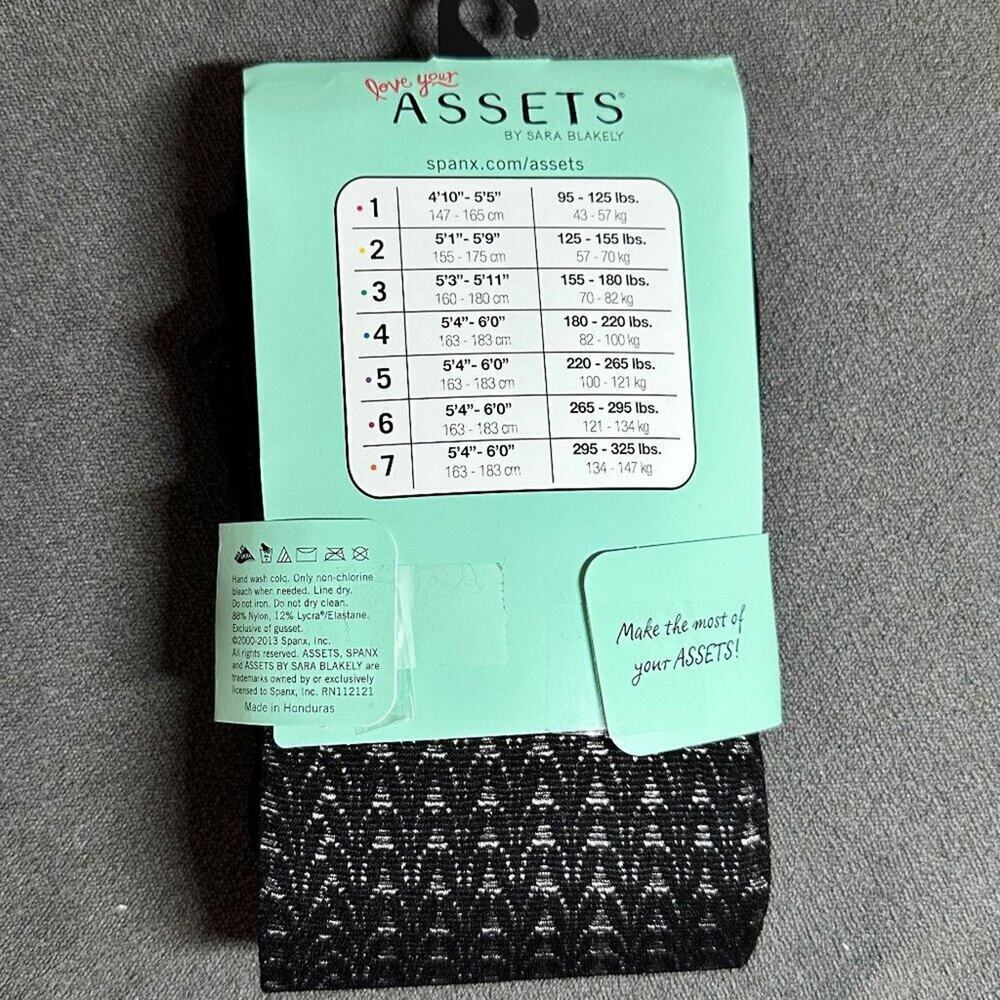 🖤 Assets by Spanx Textured Shaping Tights – Wish Bone Style - Size 4 - NIB 🖤 - Picture 2 of 3